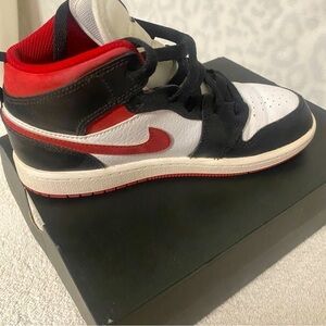 Nike Air Jordan 1 Mid PS White/Gym Red 640734-122 Youth Sz 2Y